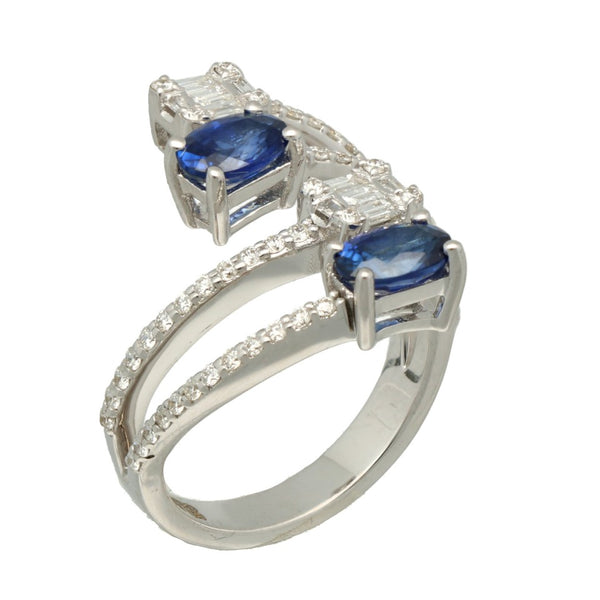 18 Krt Witgouden ring met Saffier en Diamant.