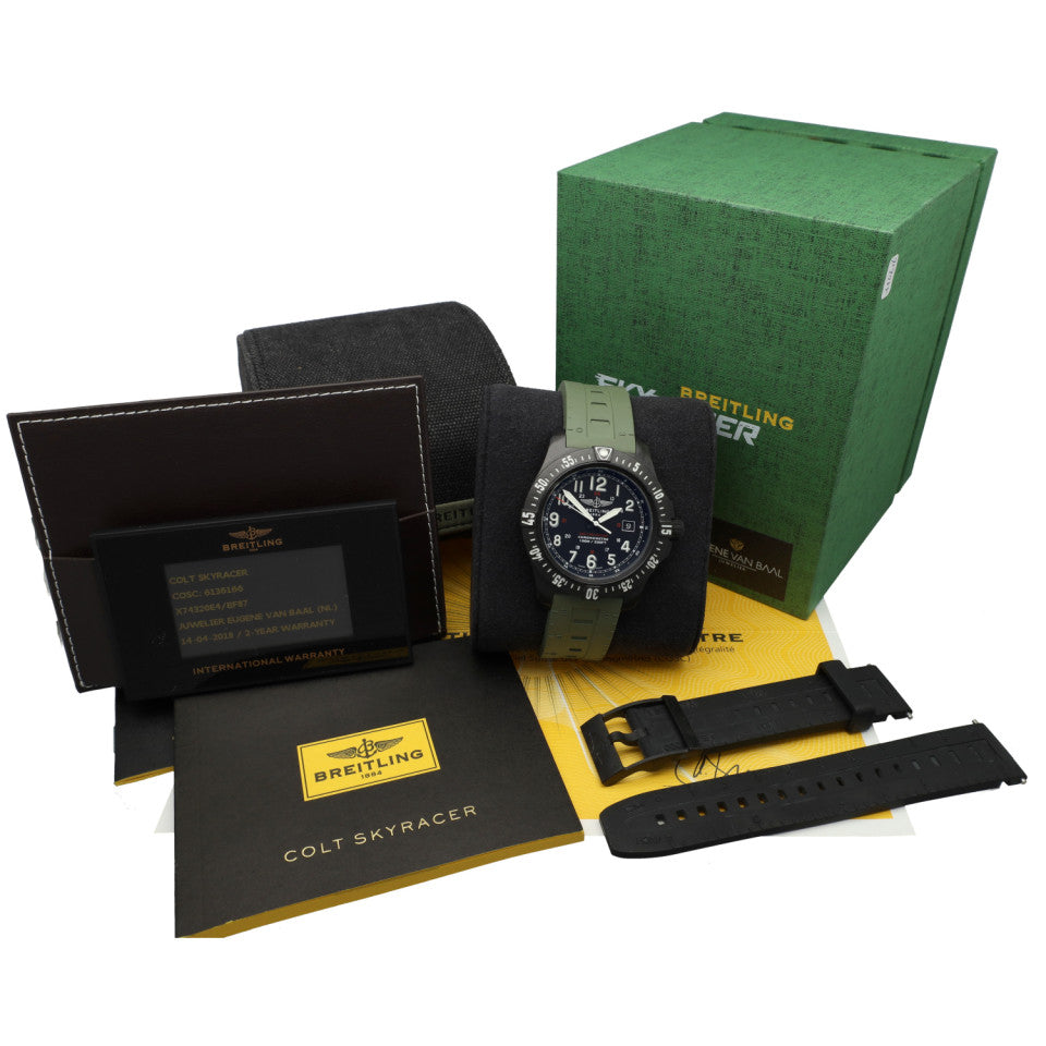 Breitling Colt Skyracer 44 Carbon Black/Green Rubber 5