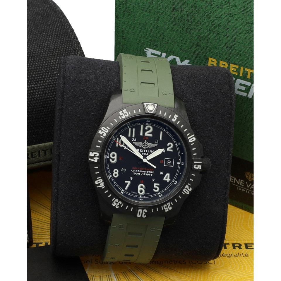 Breitling Colt Skyracer 44 Carbon Black/Green Rubber 6